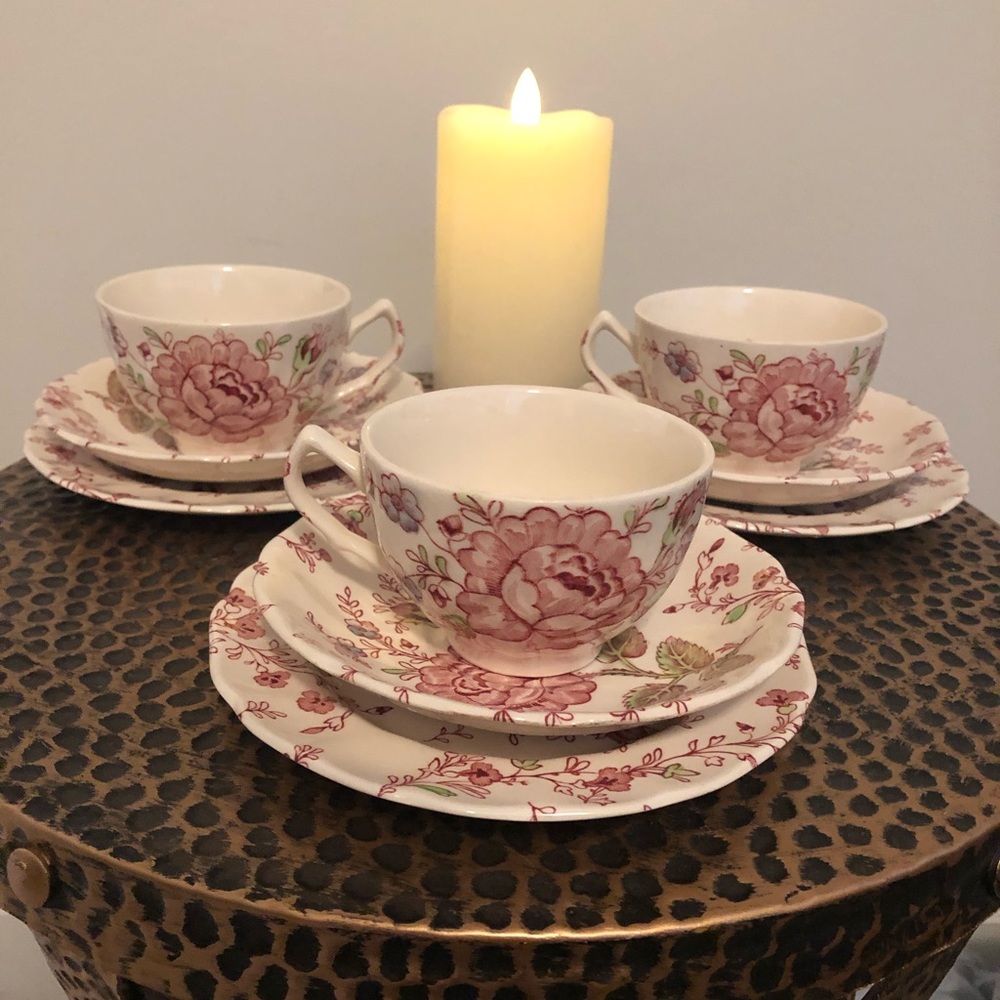 JOHNSON BROS ROSE CHINTZ TEACUP SET of 3